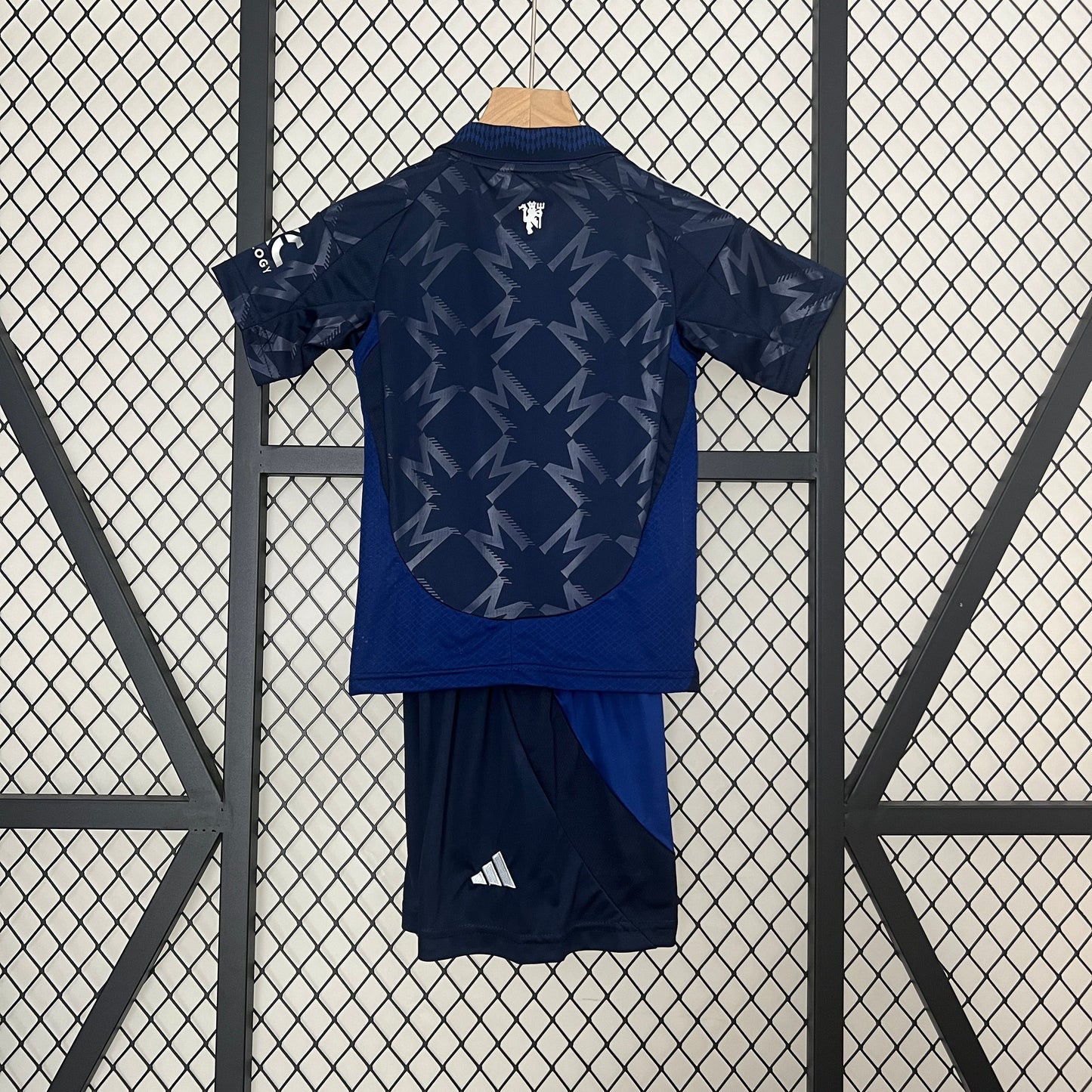 Conjunto Infantil Manchester United 2024/25 - Away