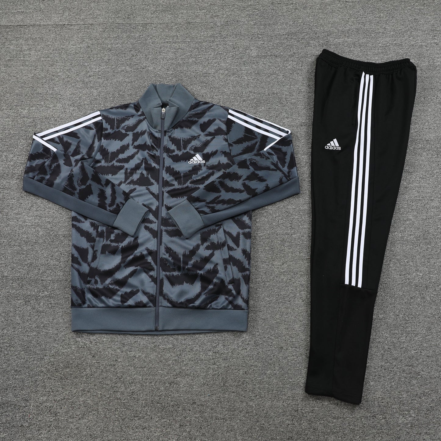 Conjunto Blusa + Calça - Adidas Cinza escuro com preto