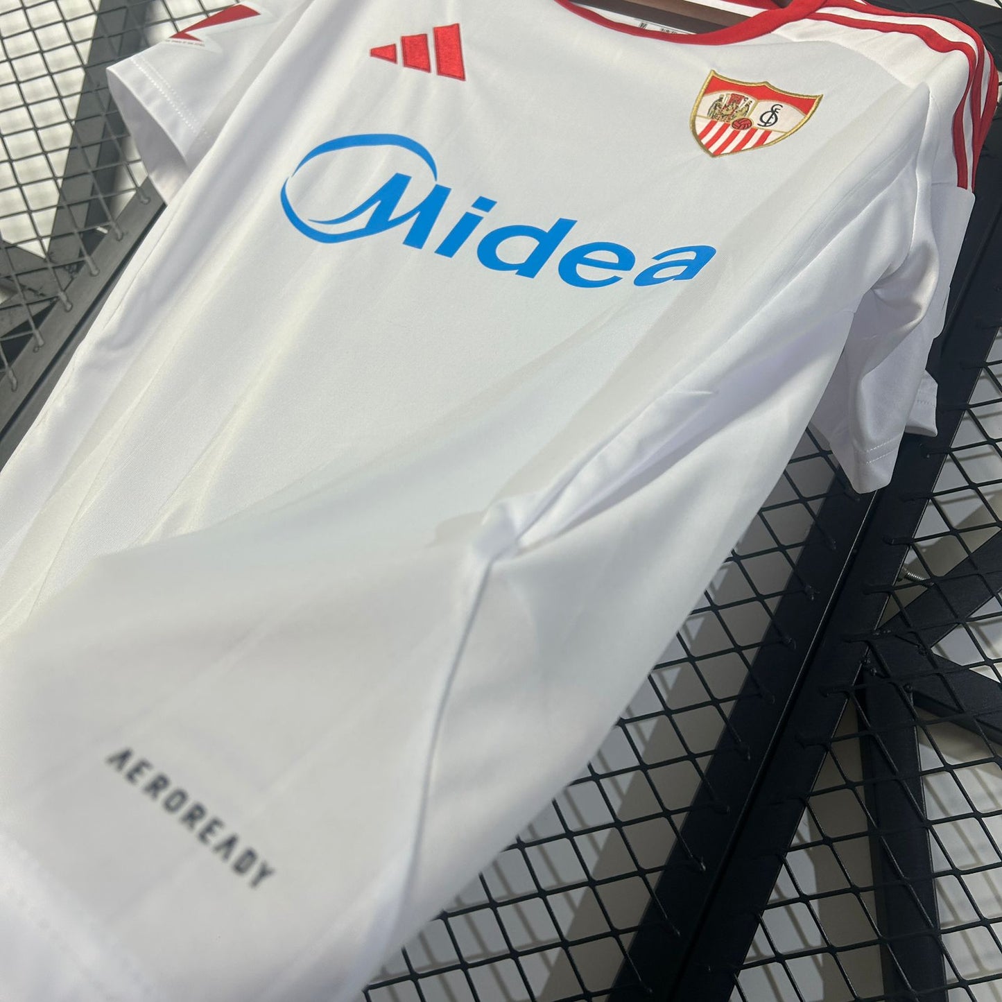 Sevilla Primeiro Uniforme 2025/26